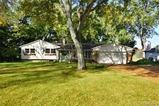 833 Fieldstone Court, Rochester Hills, MI 48309