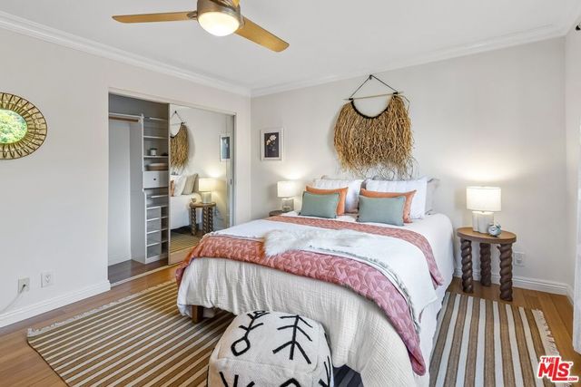 1154 S Barrington Avenue 201, Los Angeles, CA 90049