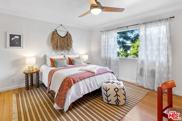 1154 S Barrington Avenue 201, Los Angeles, CA 90049