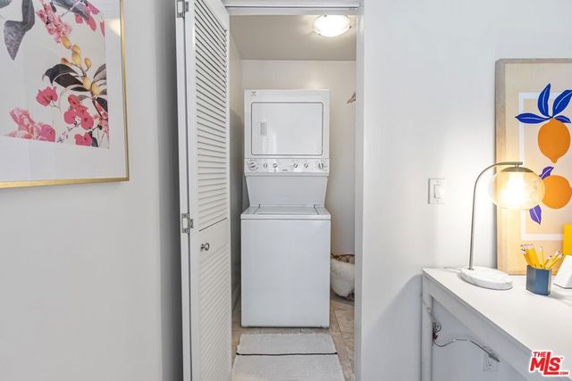 1154 S Barrington Avenue 201, Los Angeles, CA 90049