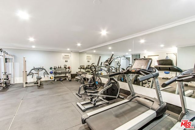 1154 S Barrington Avenue 201, Los Angeles, CA 90049