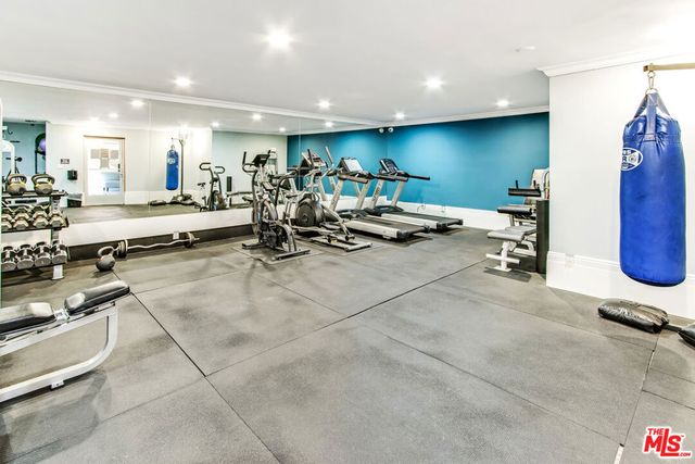 1154 S Barrington Avenue 201, Los Angeles, CA 90049