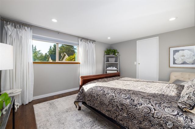 12462 Gwen Drive #1, Burlington, WA 98233