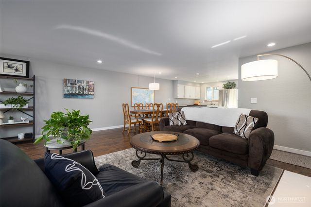 12462 Gwen Drive #1, Burlington, WA 98233