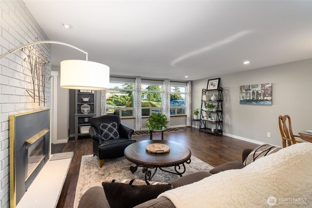 12462 Gwen Drive #1, Burlington, WA 98233