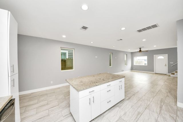 119 E 32 Street, Houston, TX 77018