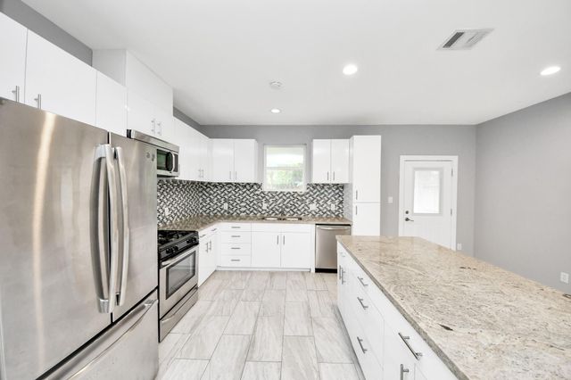 119 E 32 Street, Houston, TX 77018