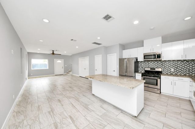 119 E 32 Street, Houston, TX 77018