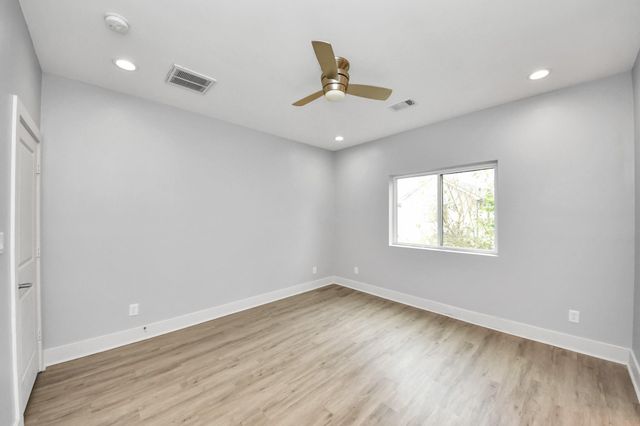 119 E 32 Street, Houston, TX 77018