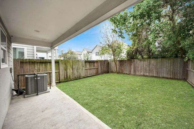 119 E 32 Street, Houston, TX 77018