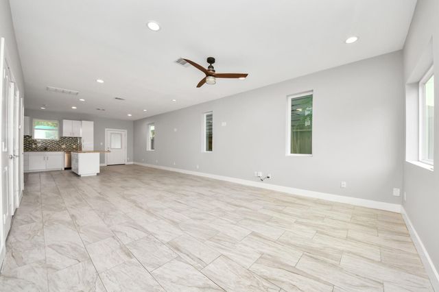 119 E 32 Street, Houston, TX 77018