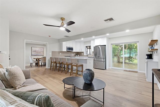 809 WOODCREST AVENUE, Clearwater, FL 33756