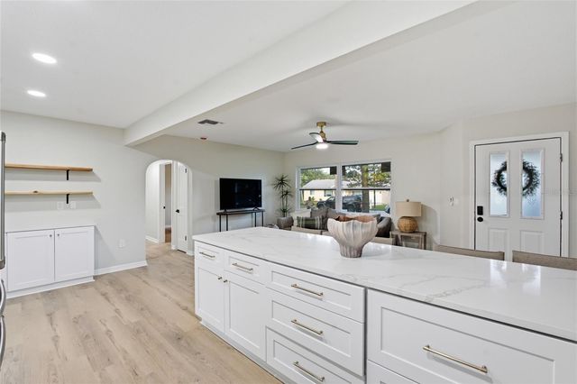 809 WOODCREST AVENUE, Clearwater, FL 33756