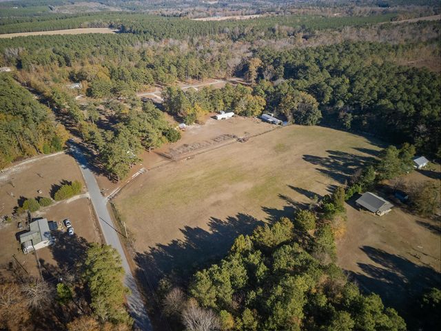 40 Hillview Road, Saint Matthews, SC 29135