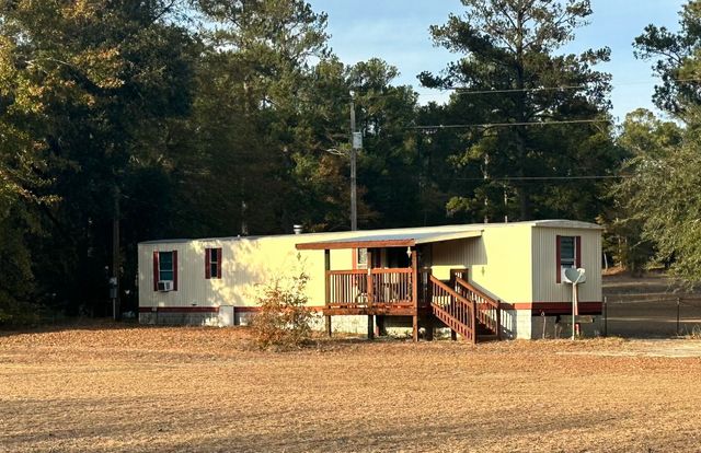 40 Hillview Road, Saint Matthews, SC 29135