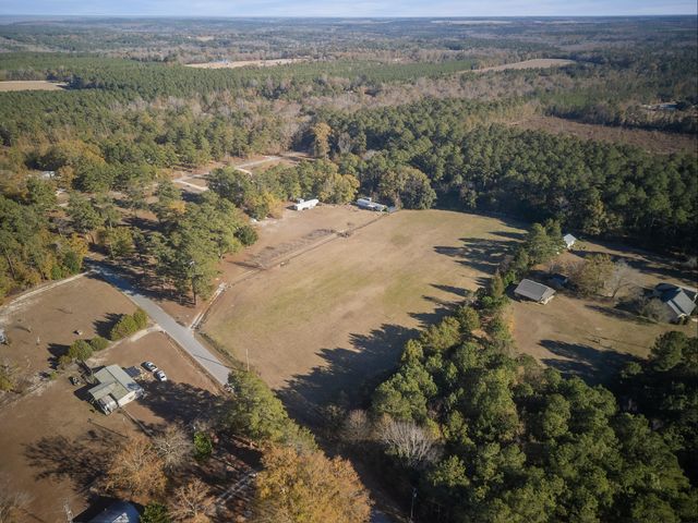 40 Hillview Road, Saint Matthews, SC 29135