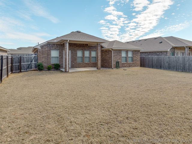 13 Evermore Lane, Yukon, OK 73099
