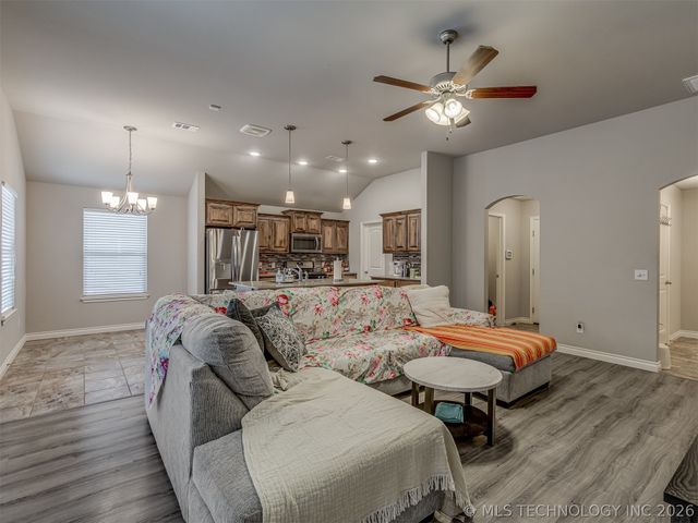 13 Evermore Lane, Yukon, OK 73099