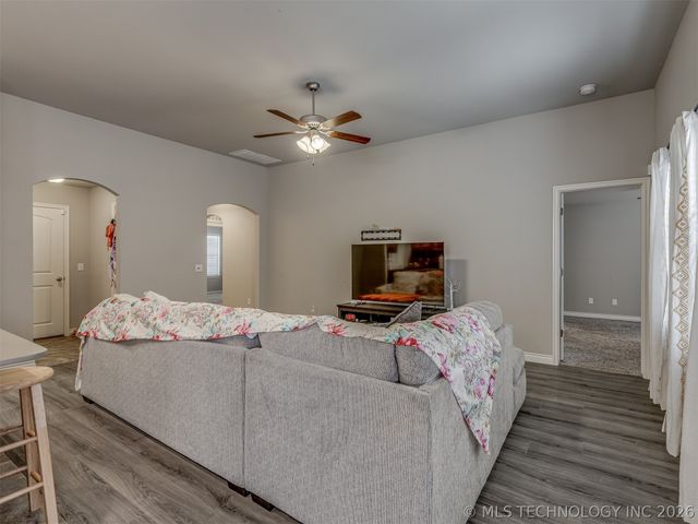 13 Evermore Lane, Yukon, OK 73099