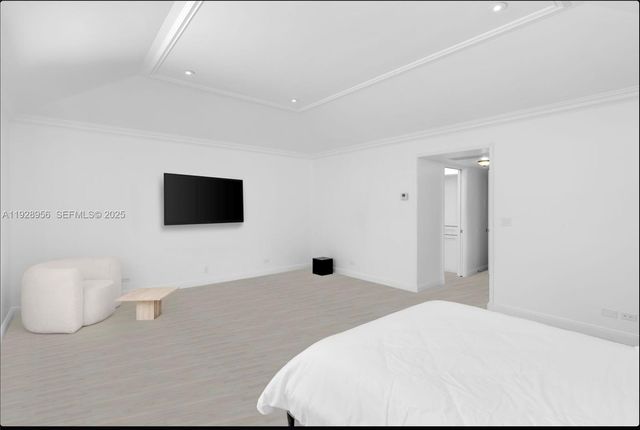 55 La Gorce Cir, Miami Beach, FL 33141