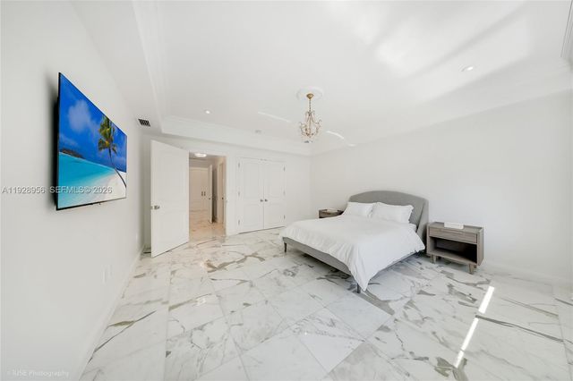 55 La Gorce Cir, Miami Beach, FL 33141