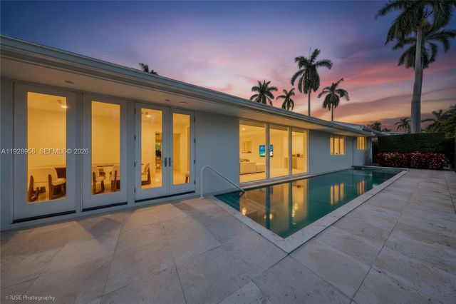 55 La Gorce Cir, Miami Beach, FL 33141