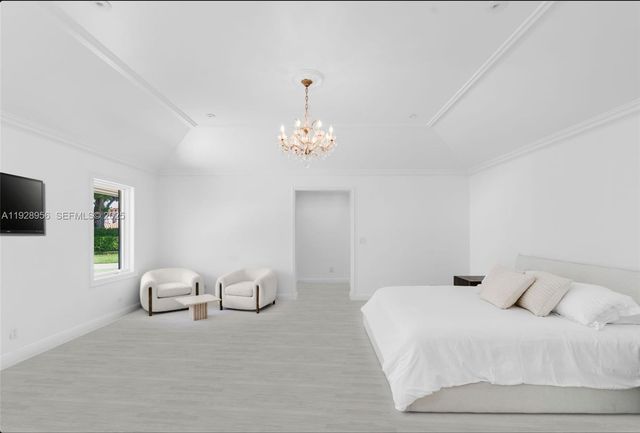 55 La Gorce Cir, Miami Beach, FL 33141