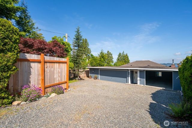 6883 Holeman Avenue, Blaine, WA 98230