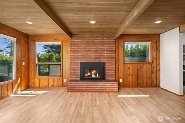 6883 Holeman Avenue, Blaine, WA 98230