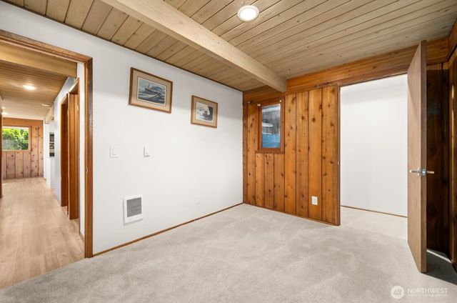6883 Holeman Avenue, Blaine, WA 98230