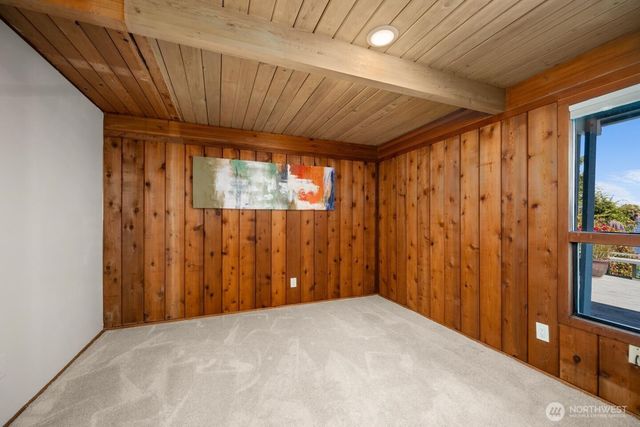 6883 Holeman Avenue, Blaine, WA 98230