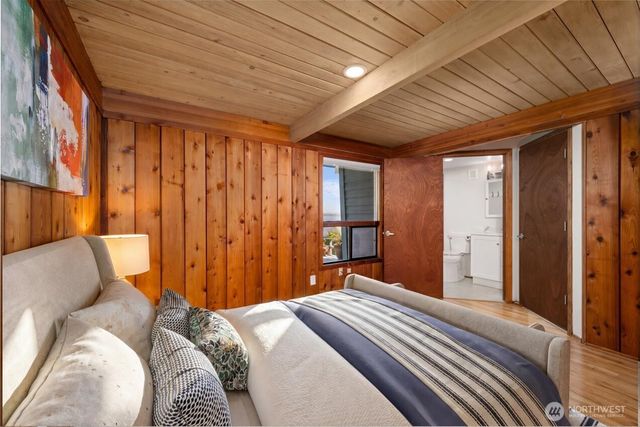 6883 Holeman Avenue, Blaine, WA 98230