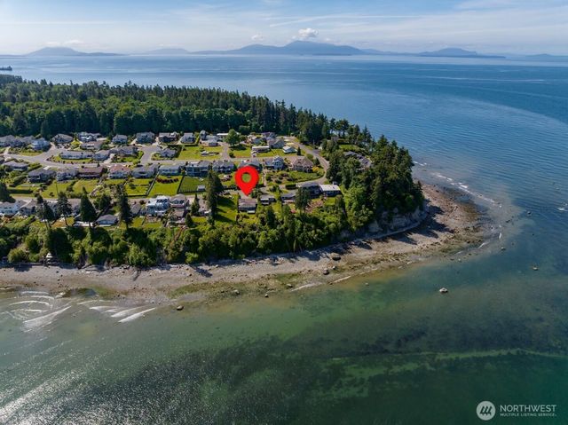 6883 Holeman Avenue, Blaine, WA 98230