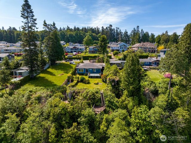 6883 Holeman Avenue, Blaine, WA 98230
