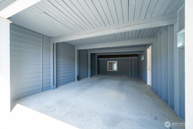 6883 Holeman Avenue, Blaine, WA 98230