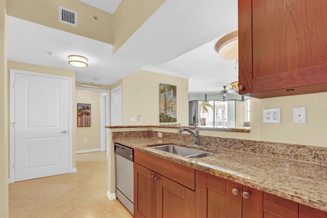 975 NW Flagler Avenue 206, Stuart, FL 34994