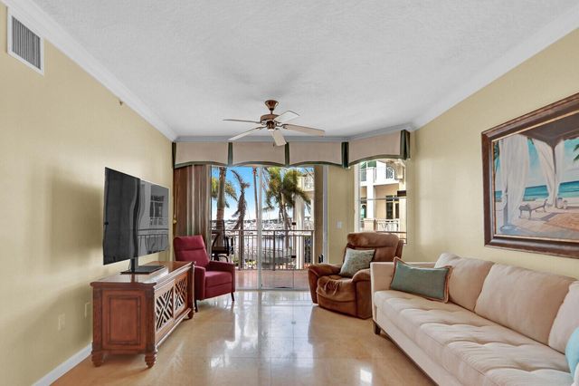 975 NW Flagler Avenue 206, Stuart, FL 34994