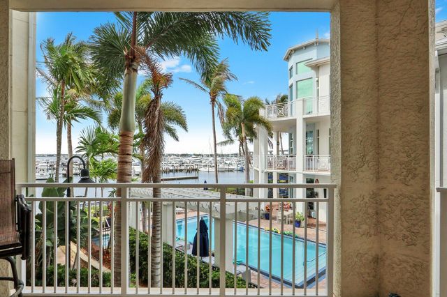 975 NW Flagler Avenue 206, Stuart, FL 34994