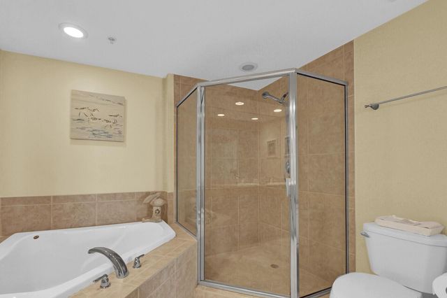 975 NW Flagler Avenue 206, Stuart, FL 34994