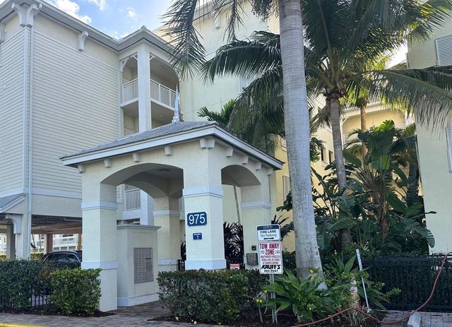 975 NW Flagler Avenue 206, Stuart, FL 34994