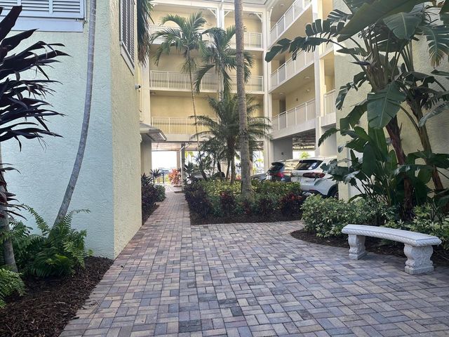 975 NW Flagler Avenue 206, Stuart, FL 34994