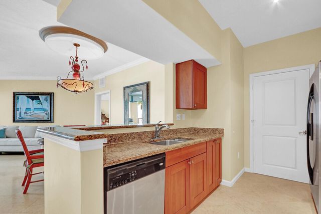 975 NW Flagler Avenue 206, Stuart, FL 34994