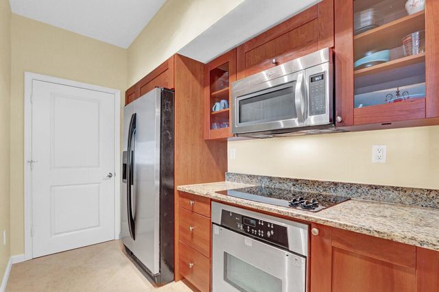 975 NW Flagler Avenue 206, Stuart, FL 34994