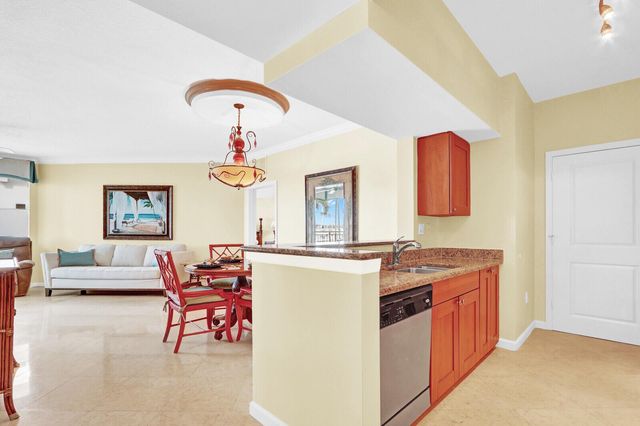 975 NW Flagler Avenue 206, Stuart, FL 34994