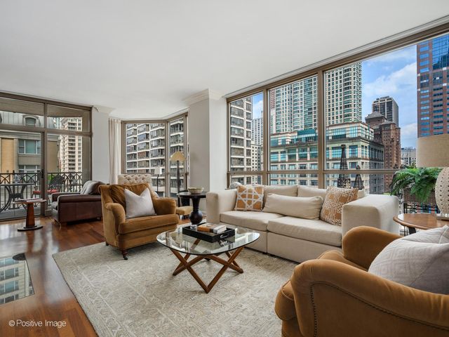 21 E HURON Street 1106, Chicago, IL 60611