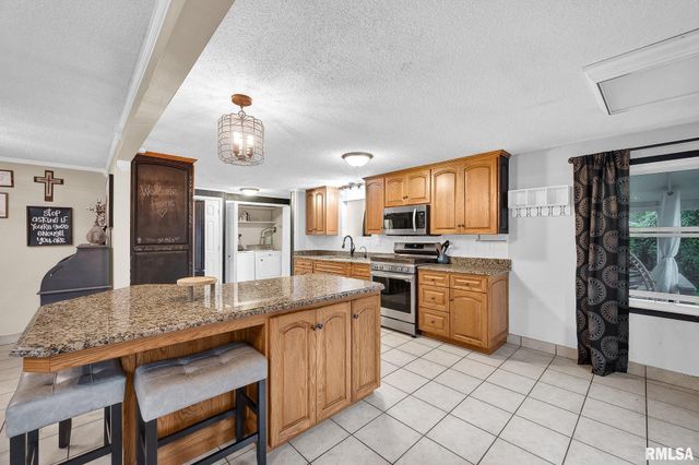 1342 LAKEVIEW Avenue, East Peoria, IL 61611