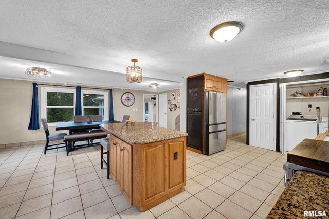 1342 LAKEVIEW Avenue, East Peoria, IL 61611