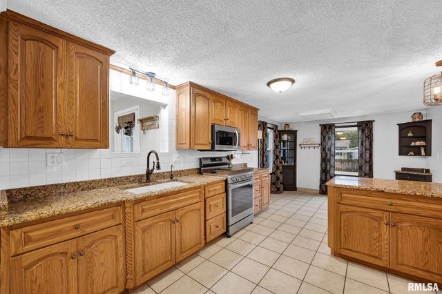1342 LAKEVIEW Avenue, East Peoria, IL 61611