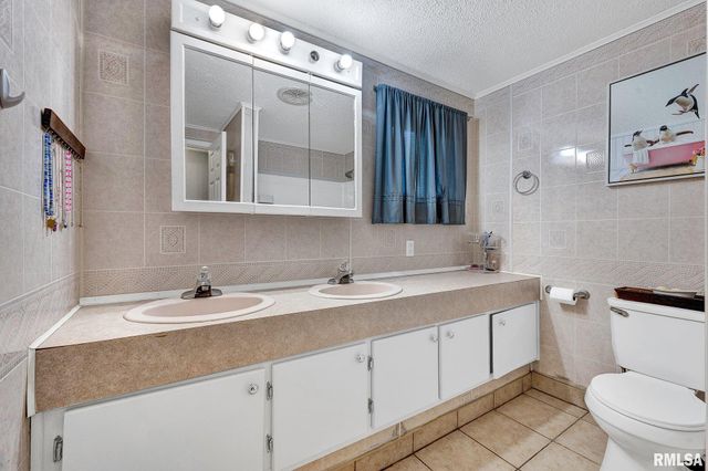 1342 LAKEVIEW Avenue, East Peoria, IL 61611