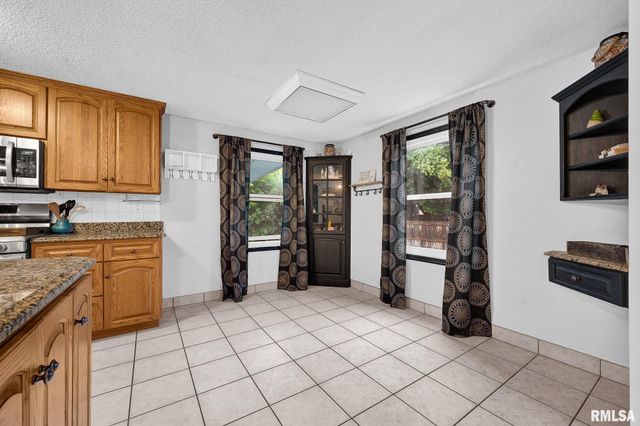 1342 LAKEVIEW Avenue, East Peoria, IL 61611